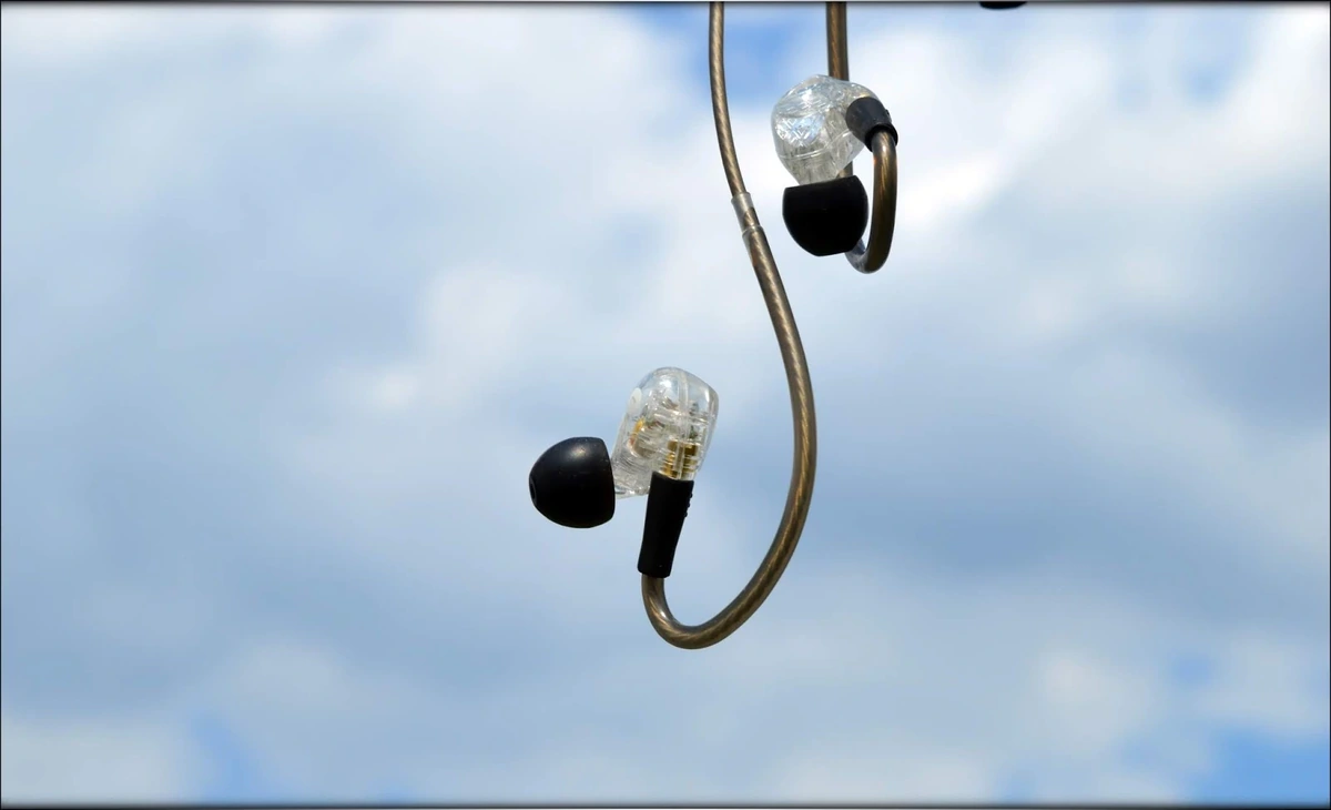 Advanced Model 3 Bluetooth IEMs Review - Audiophile-Heaven