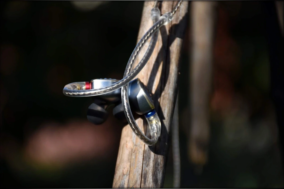 FiiO FH5 Hybrid IEMs Review FiiO FH5 Hybrid IEMs Review