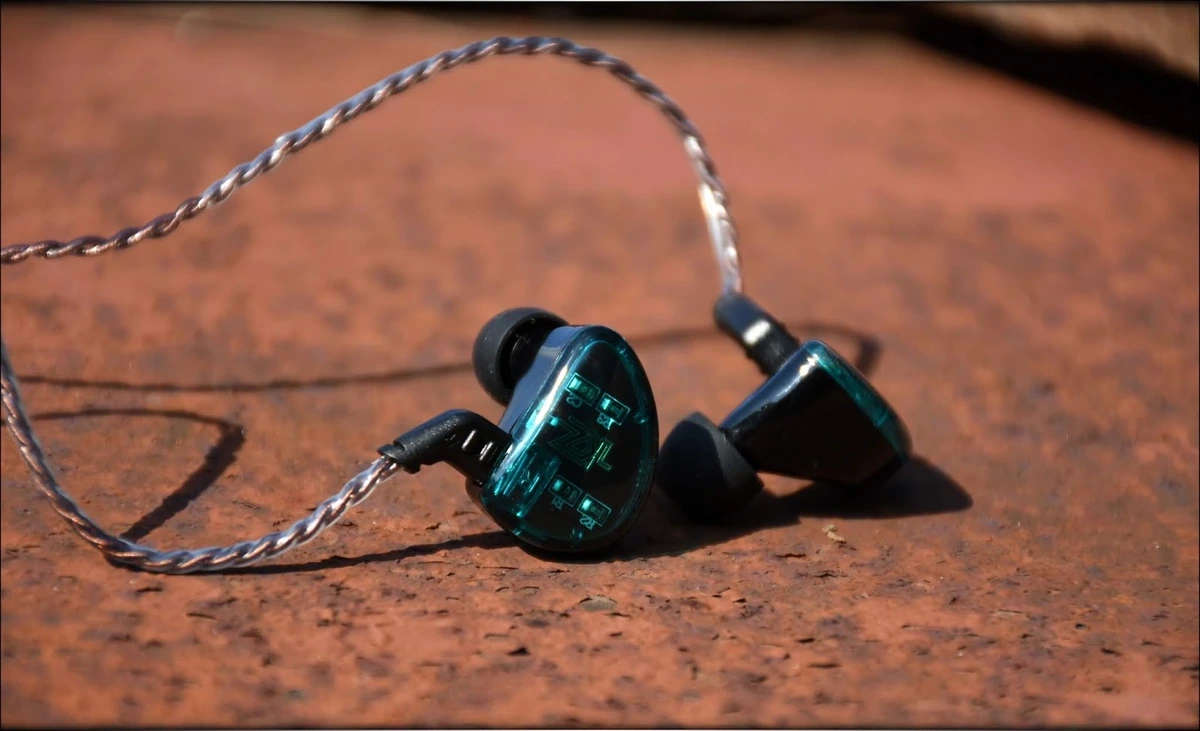 KZ AS10 Knowledge Zenith Review IEMs 