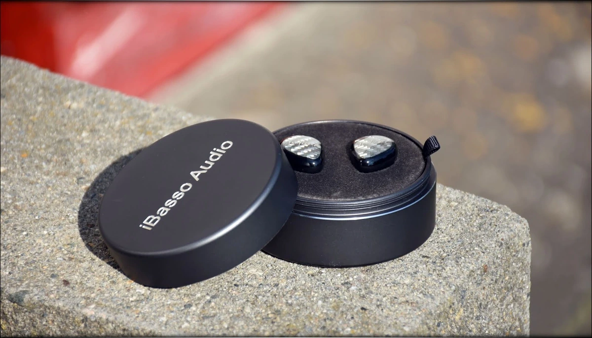 iBasso IT-04 IT04 IEMs In-Ear Monitors Review 