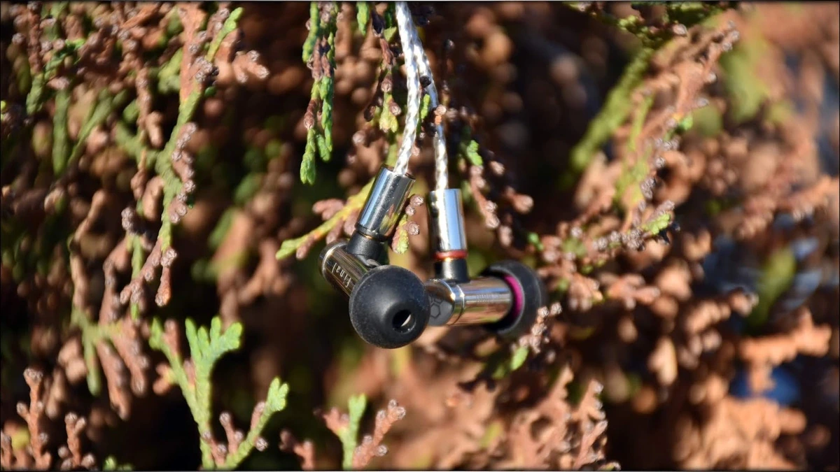 Final Audio E5000 IEMs In-Ear Monitors Earphones Review