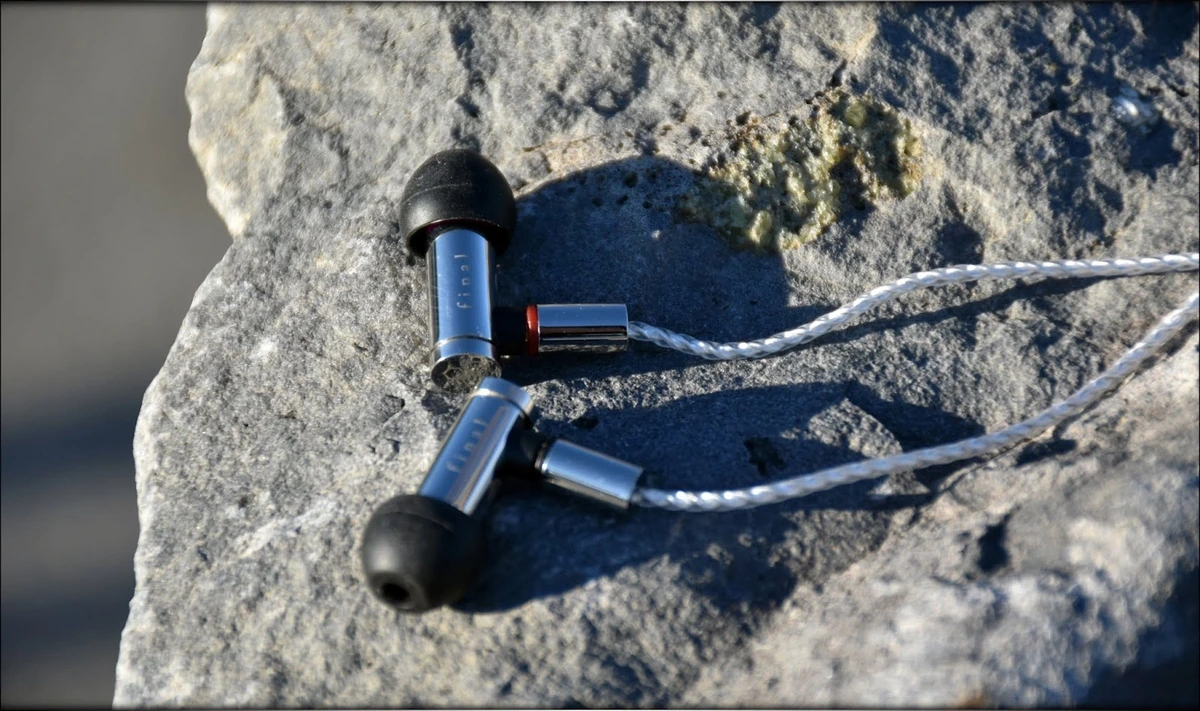 Final Audio E5000 IEMs In-Ear Monitors Earphones Review