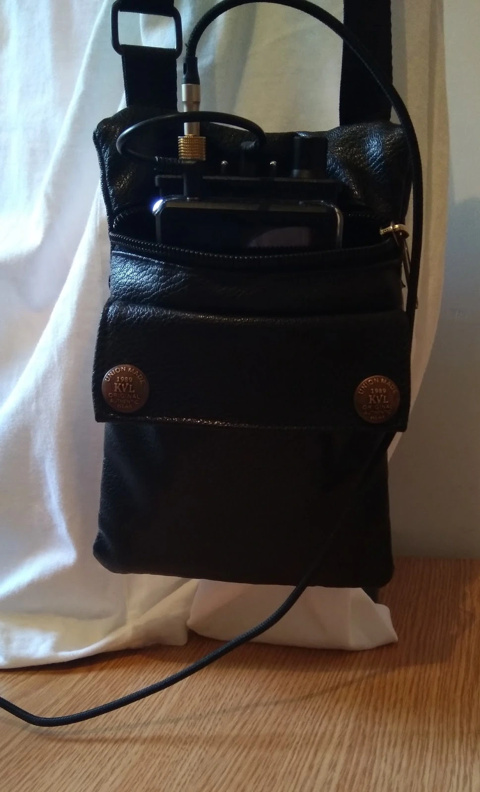 Solution used to carry the older iDSD BL Micro from iFi, as it wouldn't fit inside a pocket