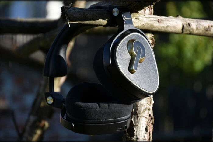Gentle Art Of Listening - Crosszone CZ-1 Headphones Review Gentle Art Of Listening - Crosszone CZ-1 Headphones Review