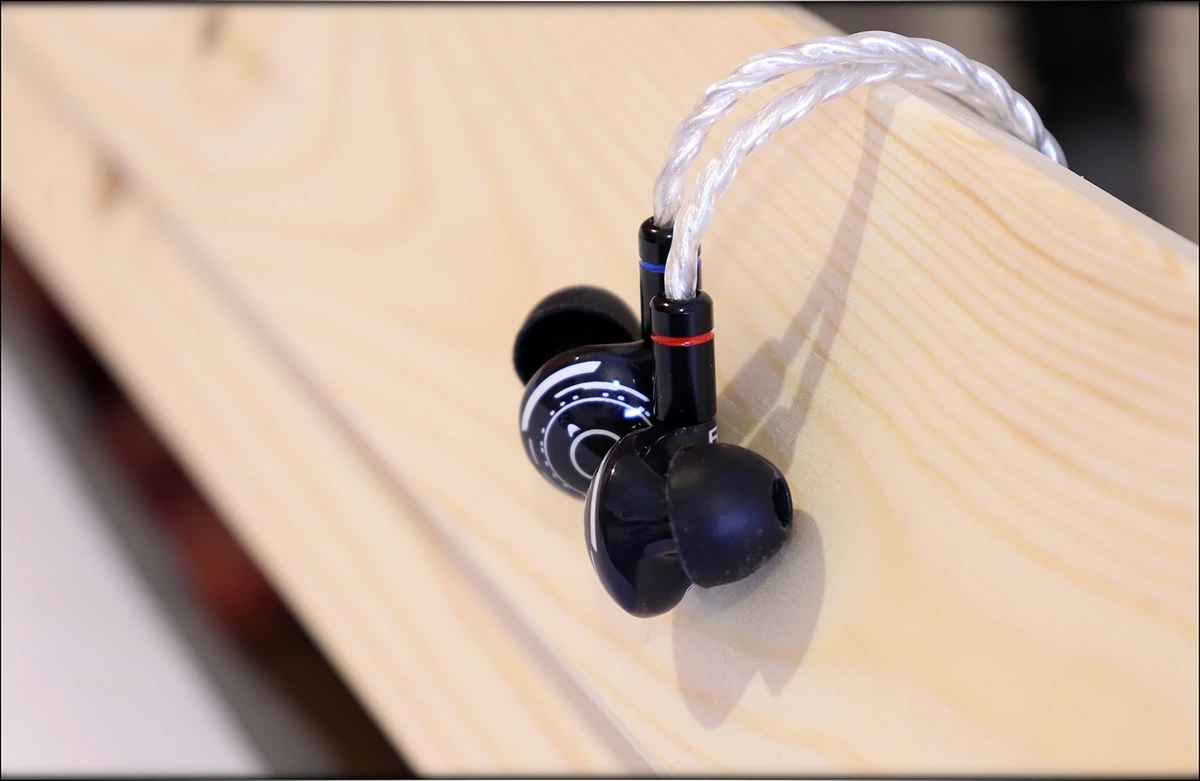 UFO-EAR-112-IEMs-Review-Photo-Audiophile-Heaven