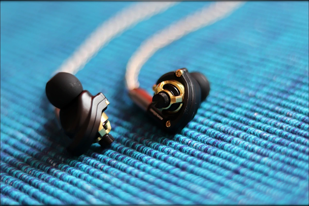 きれい acoustune HS1650CU - イヤフォン