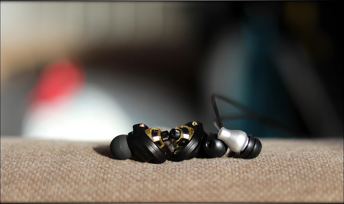 Acoustune HS1650CU Dynamic Driver IEMs Review Audiophile-Heaven