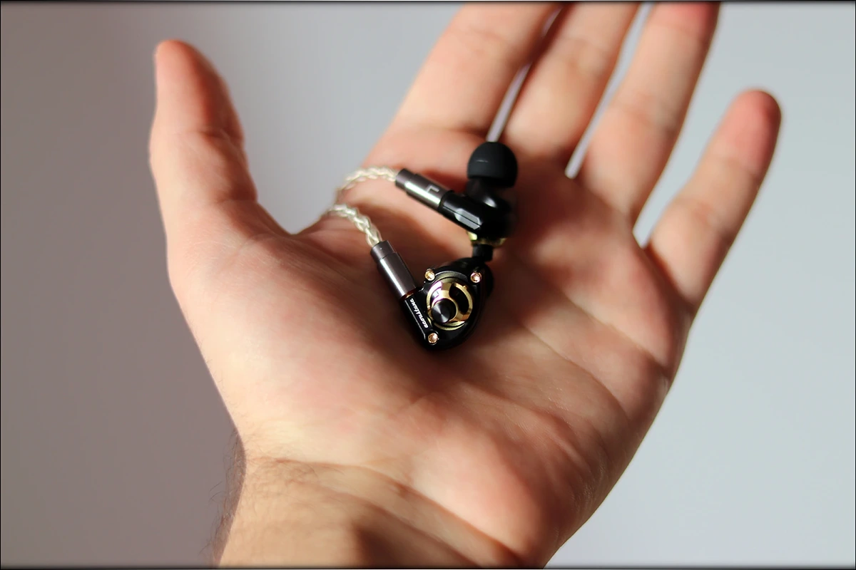 Acoustune HS1650CU Dynamic Driver IEMs Review Audiophile-Heaven