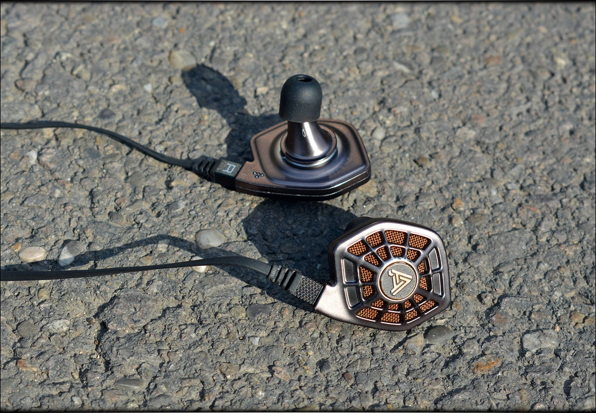 Magical Warmth - Audeze iSine 20 Planar IEMs Review Magical Warmth - Audeze iSine 20 Planar IEMs Review