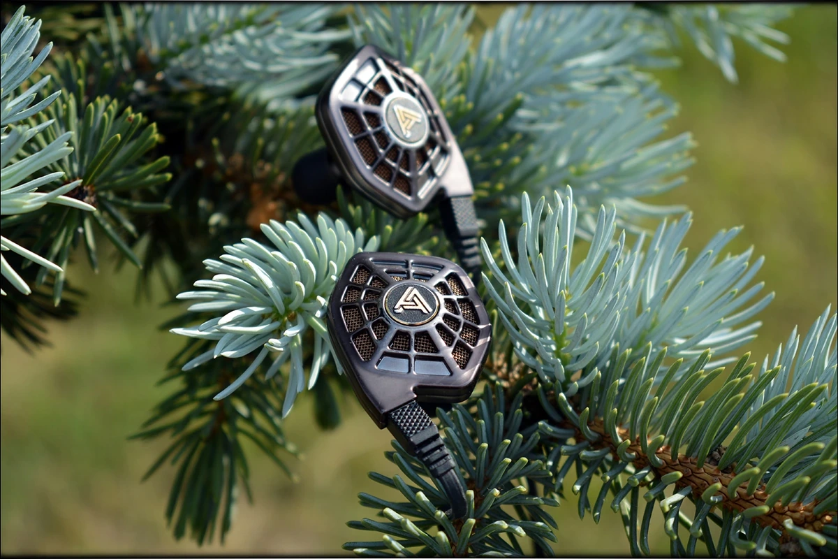 Magical Warmth - Audeze iSine 20 Planar IEMs Review Magical Warmth - Audeze iSine 20 Planar IEMs Review