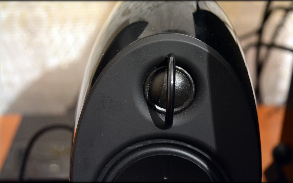 Liquid Sound - Edifier E25 Luna Speaker Review Liquid Sound - Edifier E25 Luna Speaker Review