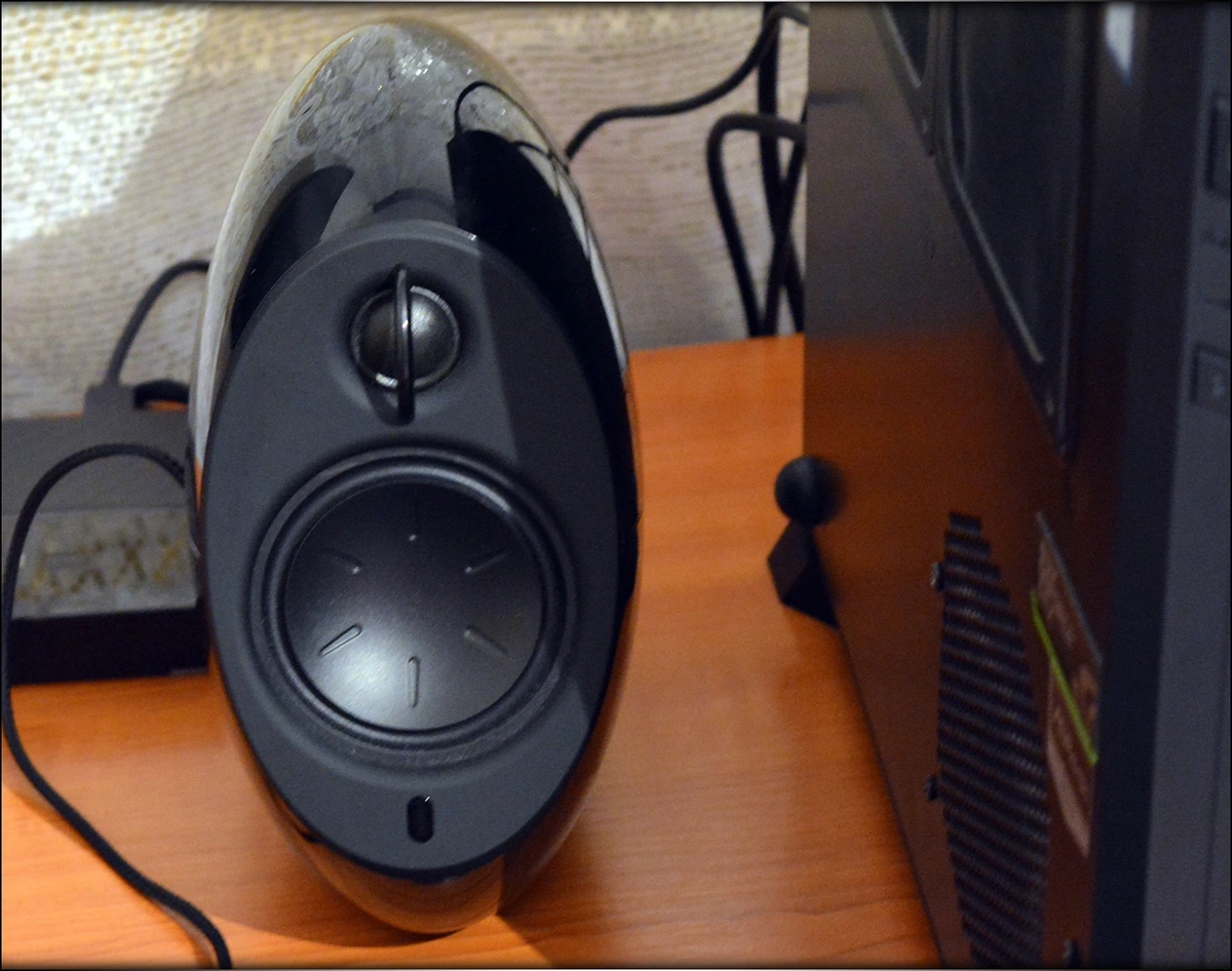 Liquid Sound - Edifier E25 Luna Speaker Review