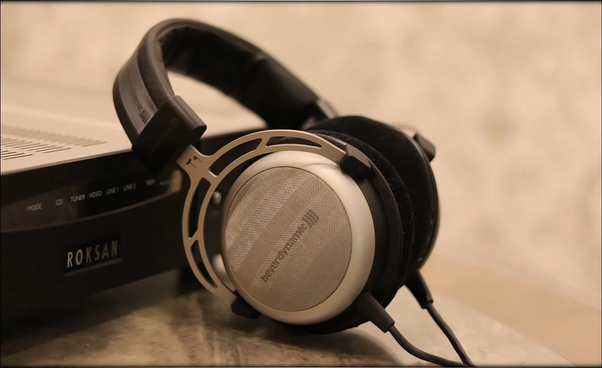 Beyerdynamic T1 1st Generation - Spicy Headphone Experience