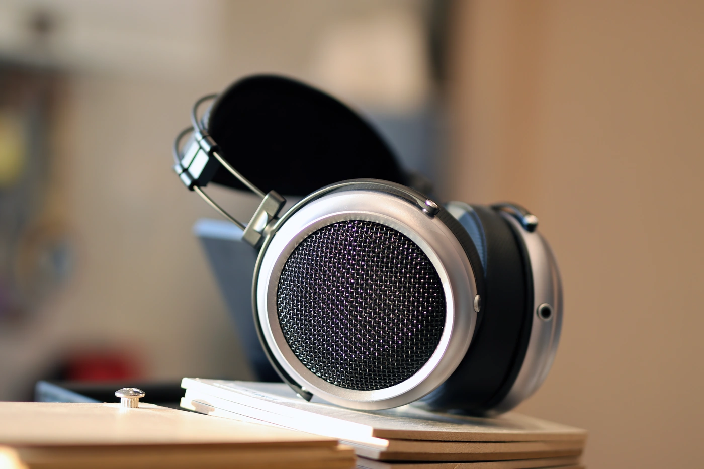 iBasso SR3 Dynamic Tesla Headphones - Magic's Back — Audiophile Heaven iBasso SR3 Dynamic Tesla Headphones - Magic's Back — Audiophile Heaven